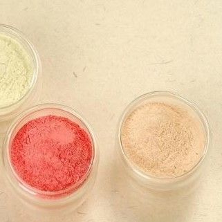 Хорошая цена. Белый / не белый порошок Мочевая смесь с низким давлением формования онлайн